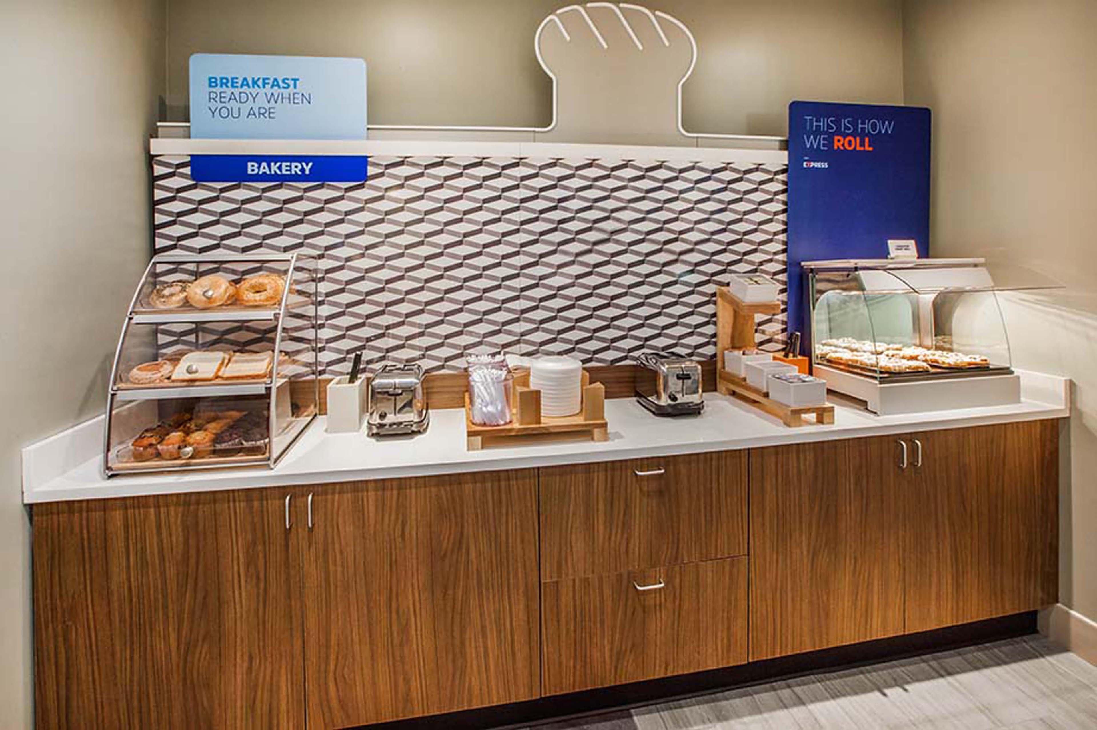 Holiday Inn Express And Suites Lafayette East By Ihg Dış mekan fotoğraf